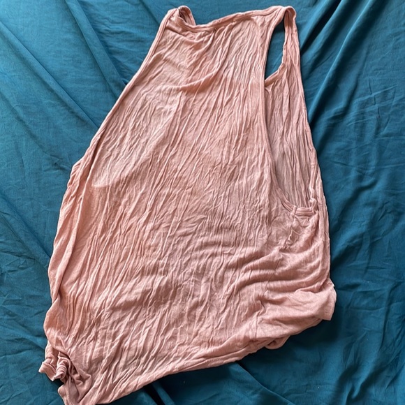 Pink tank - Picture 2 of 2